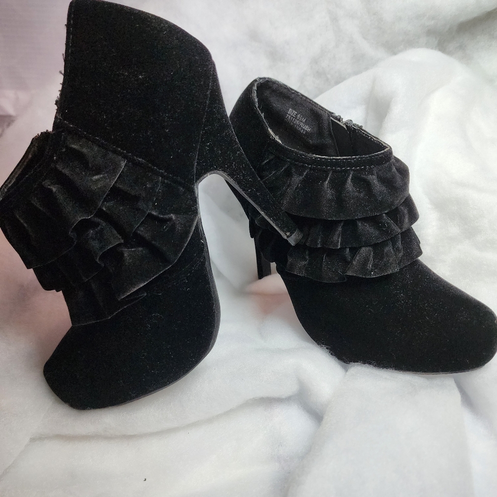 Torta Caliente High Heel Booties